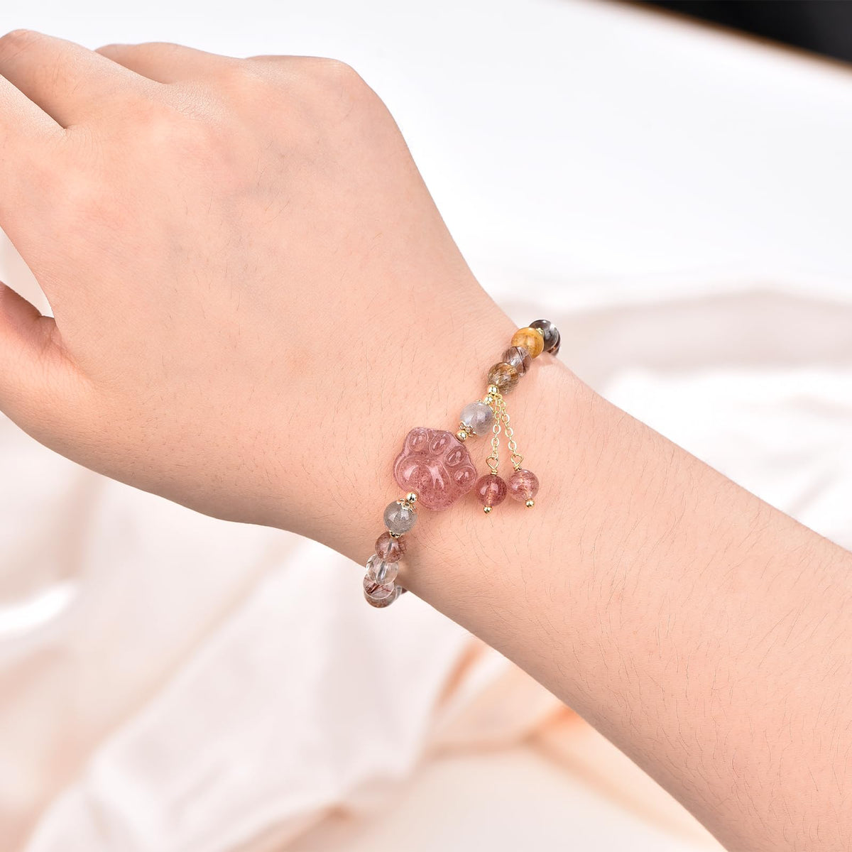 LWQQWL Cat Paw Bracelet Colorful Quartz Crystal Cat Claw Bracelet Strawberry Stone Bracelet Jewelry 7 Inch for Women