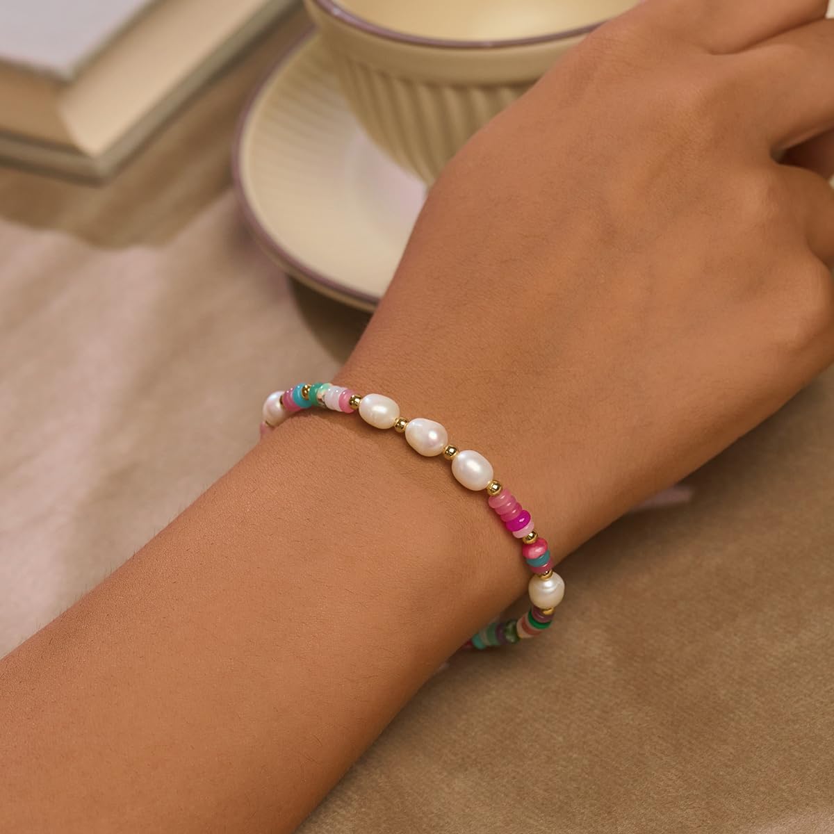 Bracelets for Women Dainty Gold Boho Beaded Bracelets Gifts for Women Mom Lover Friends Colorful Stone Pearl Jewelry Bracelet Trendy Fashion