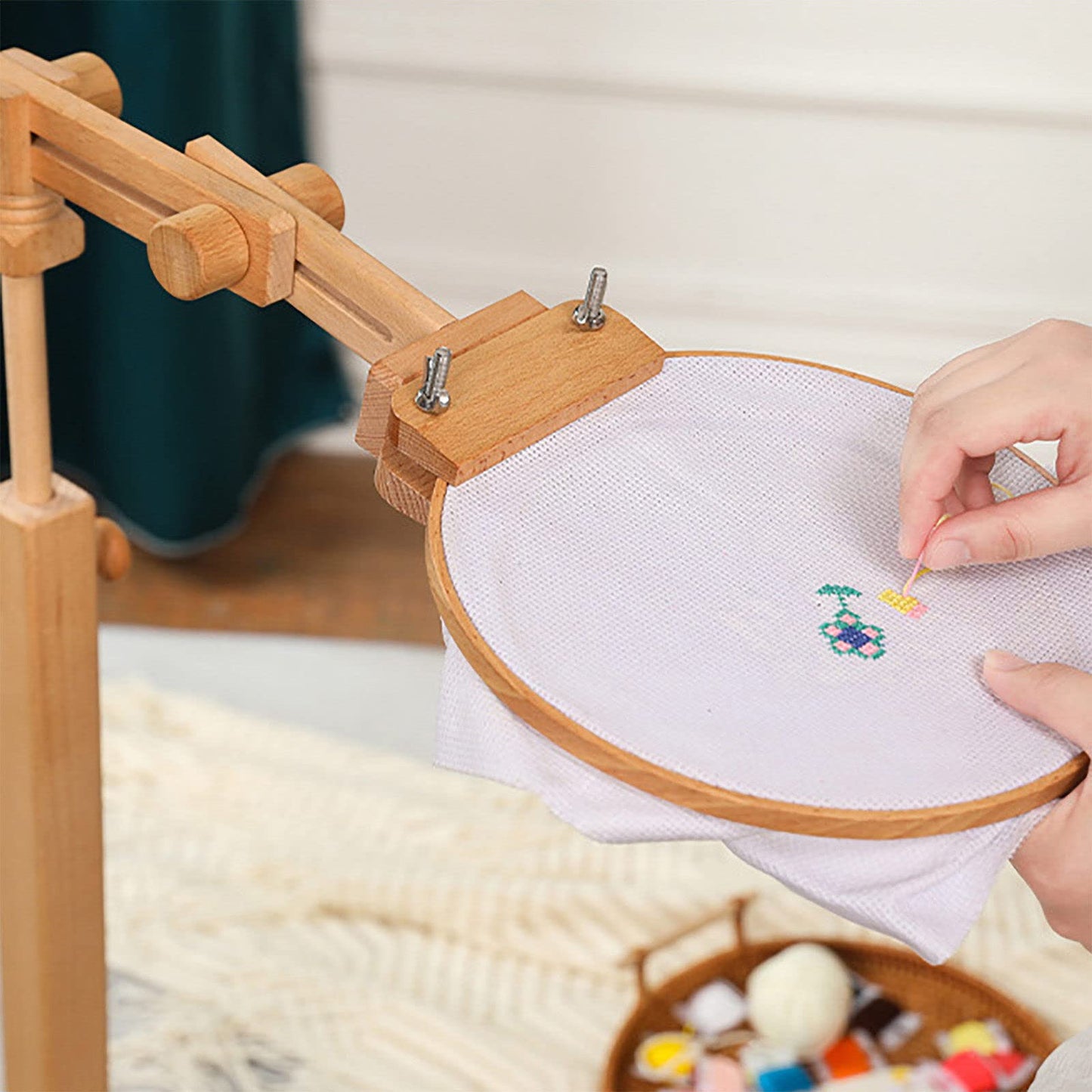 ELUKHT Embroidery Hoop Floor Stand,Adjustable Cross Stitch Embroidery Frame,with 13.5cm+14cm+17cm Hoops Rings,Hoop Holder Stand for Hand Work and Needlepoint Craft