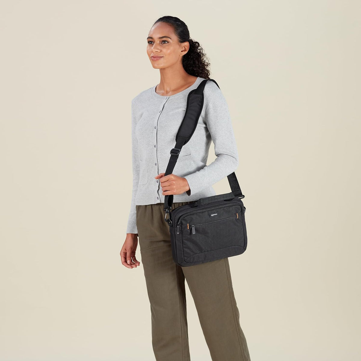 Amazon Basics 11.6 inch 1-Pack Laptop Bag with Shoulder Strap and Handle, Briefcase with Large Capacity Compartments