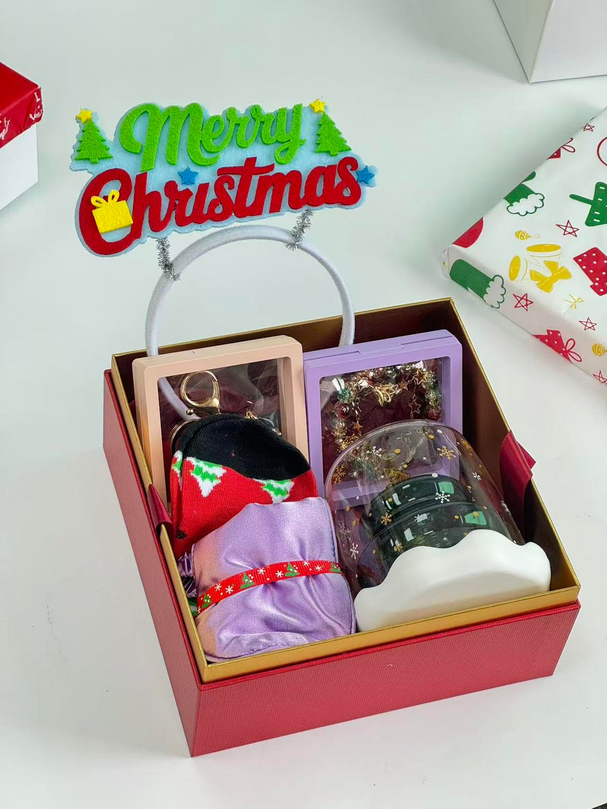 YUNNUOLI Charming Christmas Gift Set – Cozy Holiday Glass, Festive Santa Socks, Elegant Christmas Bracelet & Premium Hollow Packaging – Perfect Holiday Gift for Women, Friends & Family