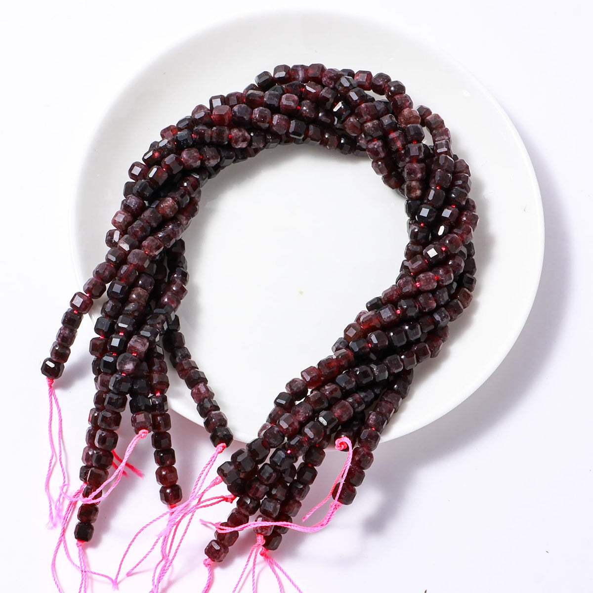 Natural Faceted Garnet Cube Stone Beads 5-5.5mm 60pcs/str Loose Square Semi Gemstone Stone Beads for Making Bracelets Necklace Earrings
