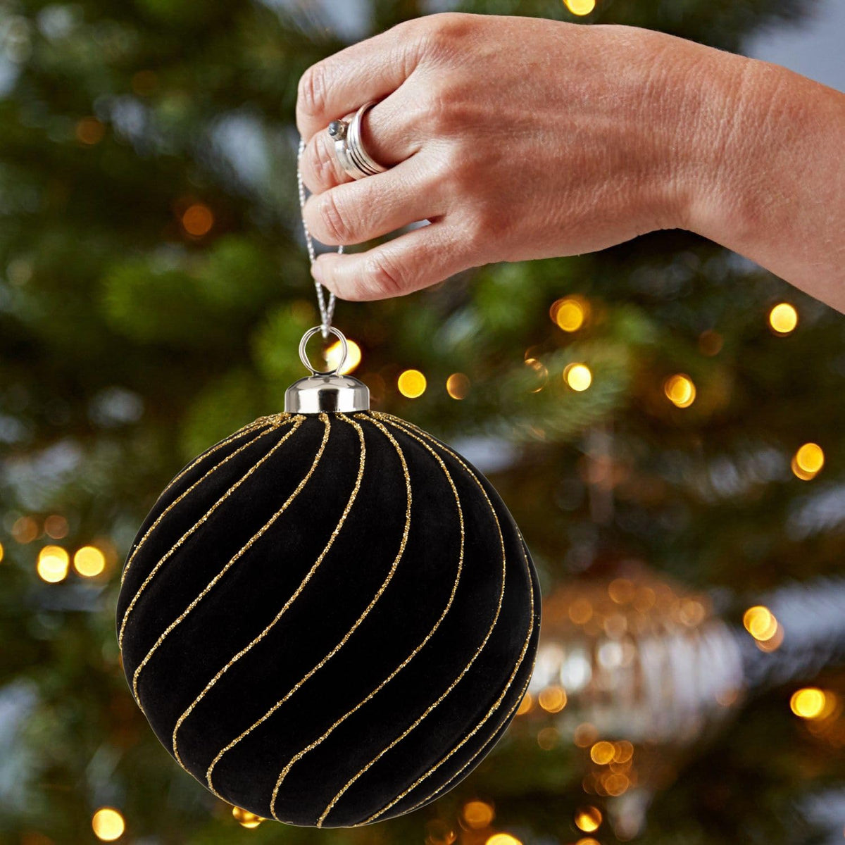Velvet Christmas Ornaments Large Christmas Balls Ornament 4.7" Black Velvet Ornaments for Christmas Tree Balls Xmas Wedding Holiday Halloween Party Big Flocked Decorative Hanging Ornament 4 Pcs