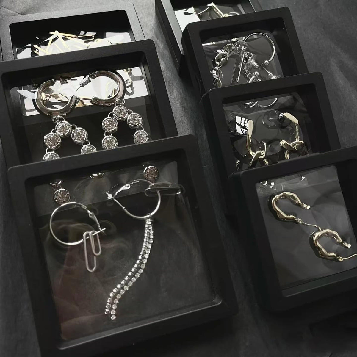 ailison 12PCS 3D Floating Frame Display Stand, Jewelry Box, Gift Box, Ornament Organizer, Small Travel Jewelry Box, PE Film Anti-Oxidation, Suspended Display Box Stackable (Black, 3.54 * 3.54)
