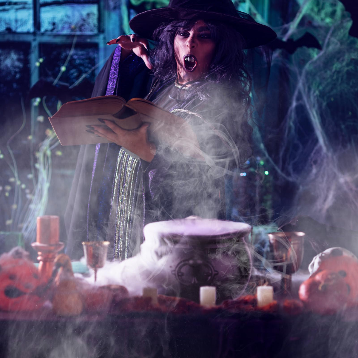 Wettarn Halloween Witches Cauldron 8 Plastic Smoking Cauldron Punch Bowl Decorations with Handle Mist Maker Fogger 12 LED Lights Fog Machine Atomizer Large Smoking Pot for Indoor Outdoor Parties