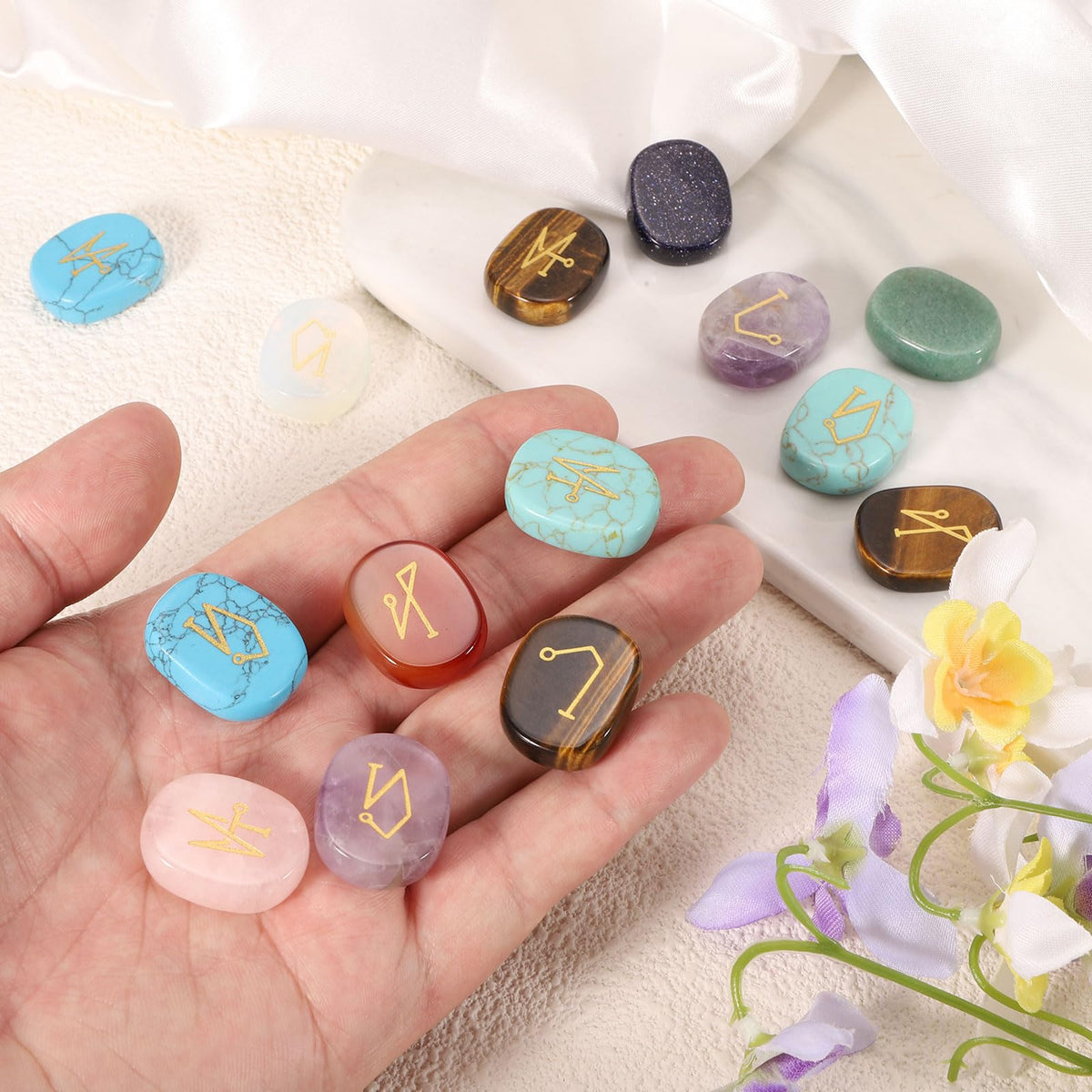 MECCANIXITY 4Pcs Engraved Chakra Stones with Reiki Symbols, Indian Agate Reiki Healing Crystal Gemstone 7 Chakra Crystal Stones Tumbled Palm Stone for Anxiety Relieve