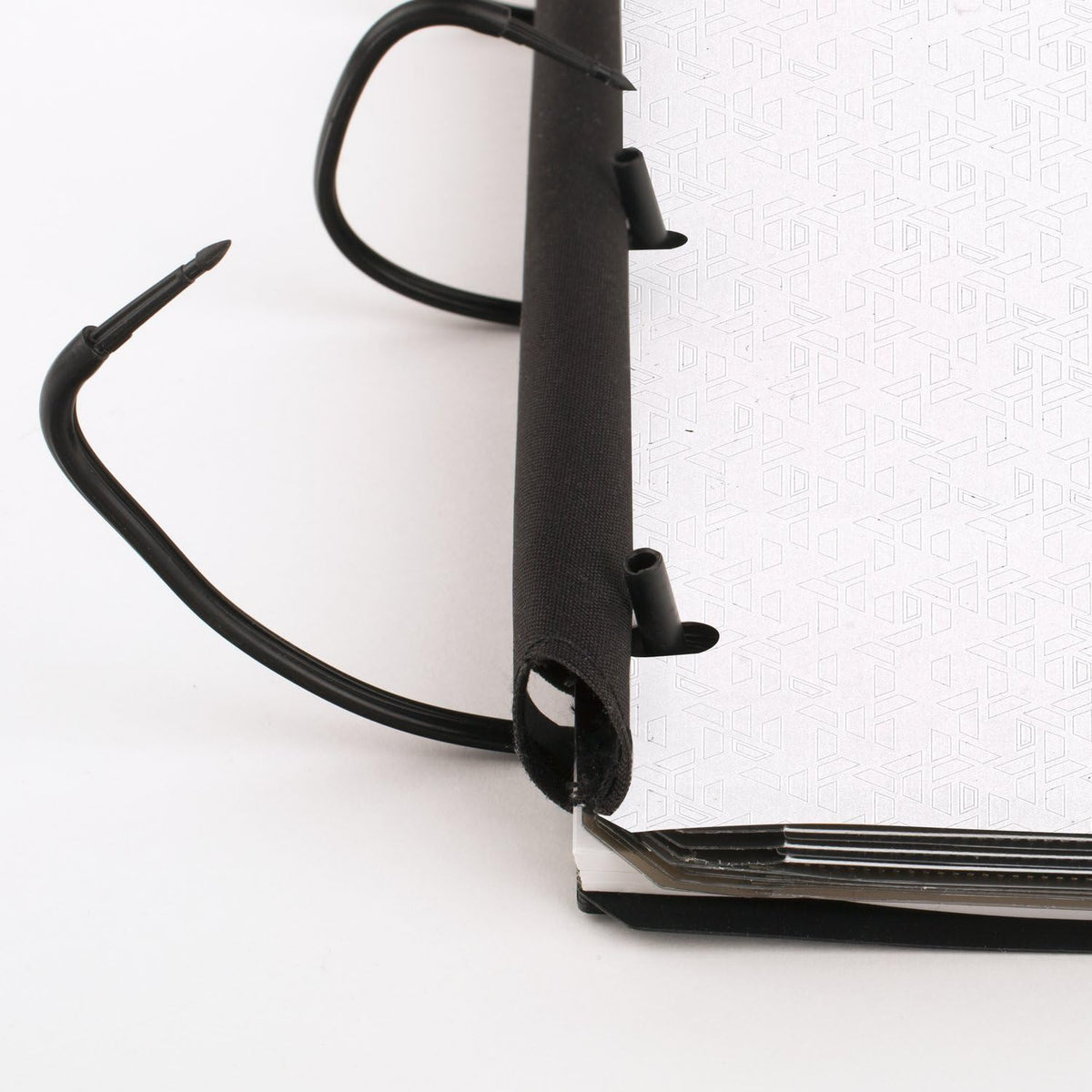 Five Star Flex Refillable Notebook + Study App, College Ruled Paper and 1-1/2 Inch TechLock Ring Binder with Pockets, Tabs and Dividers, 300 Sheet Capacity, White (29324AE2)