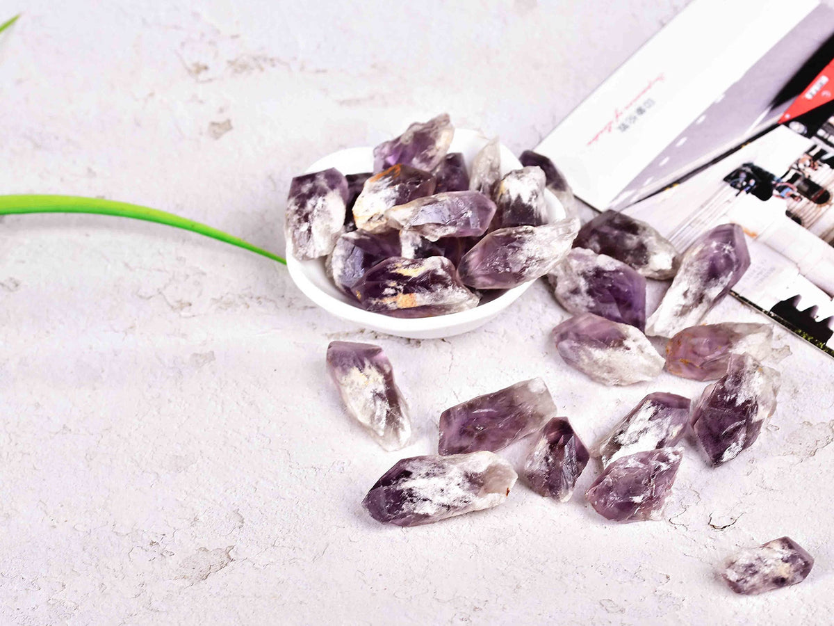 JIC Gem 24-30Pcs 0.4-0.5 Lbs Bulk Amethyst Healing Crystals Rough Stones,raw Amethyst Point Bulk,Amethyst Chips Bulk,for Reiki Healing,DIY Jewelry Making, Witchcraft, Tumbling, Fountain Rocks