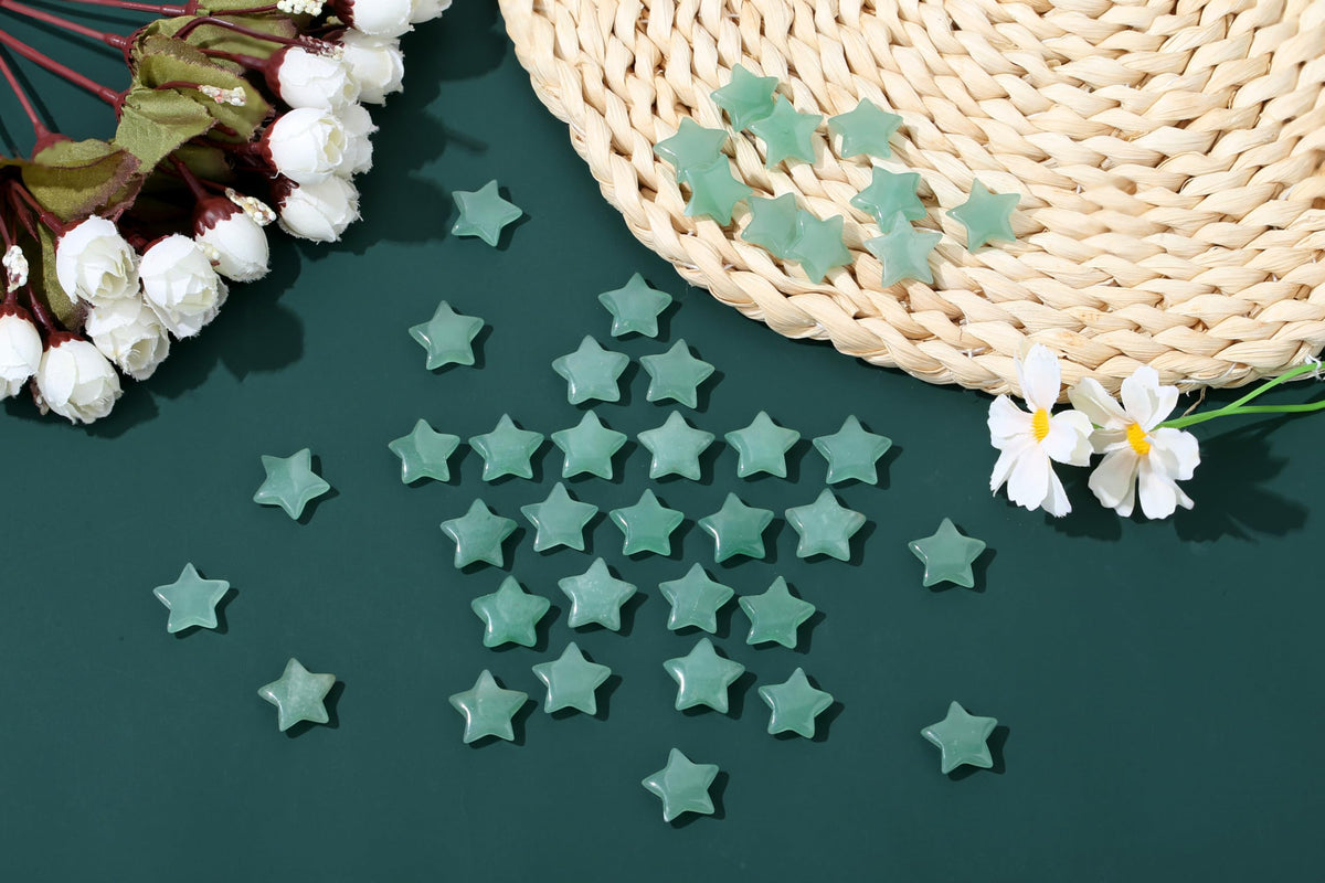 QINJIEJIE 20 PCS Green Aventurine Crystal Star Healing Stones Mini Crystal Cute Polished Pocket Stone Thumb Star Gemstones Set Bulk Wholesale Reiki Energy Balancing Green Christmas Decor