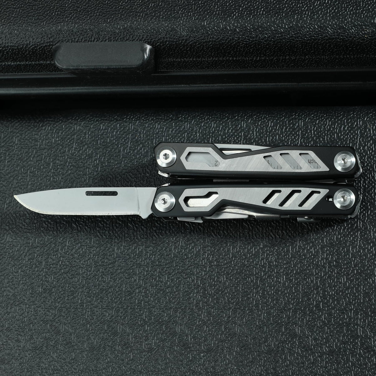 16-in-1 Compact Multitool, Full-Size, Multi Tool for DIY, High-Grip Black Handle - EDC/Hiking/Garden Essential/Outdoors
