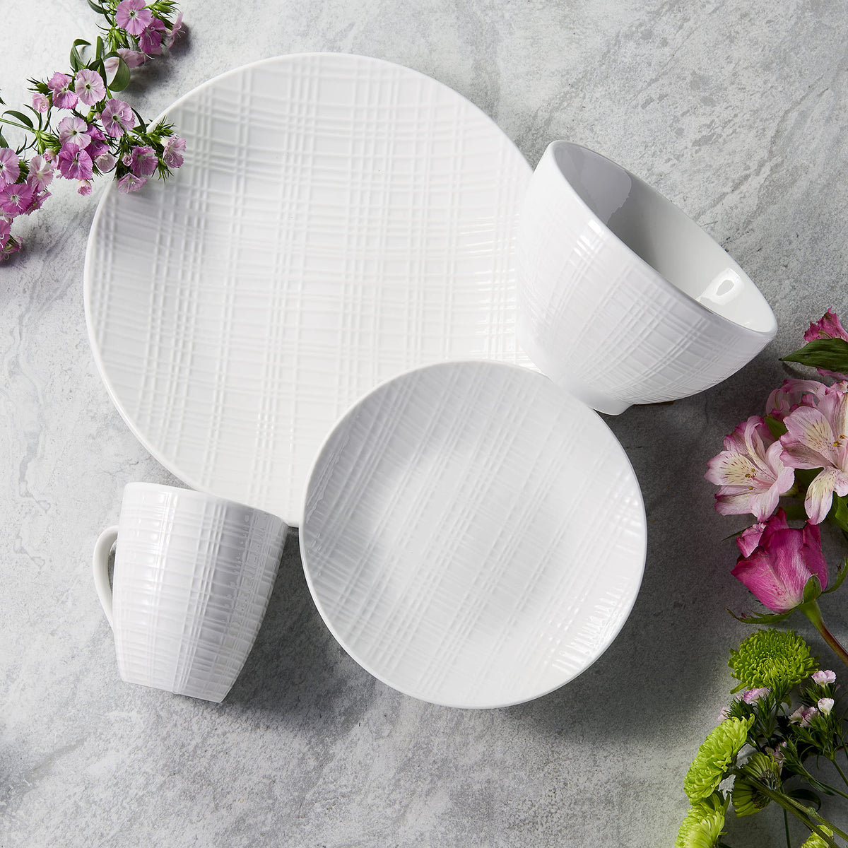 Elle Décor Maeve Round Dinnerware Set – 16-Piece Porcelain Dinner Set w/ 4 Dinner Plates,4 Salad Plates,4 Bowls & 4 Mugs – Unique Gift Idea for Any Special Occasion or Birthday,Maeve White,7860-16-RB