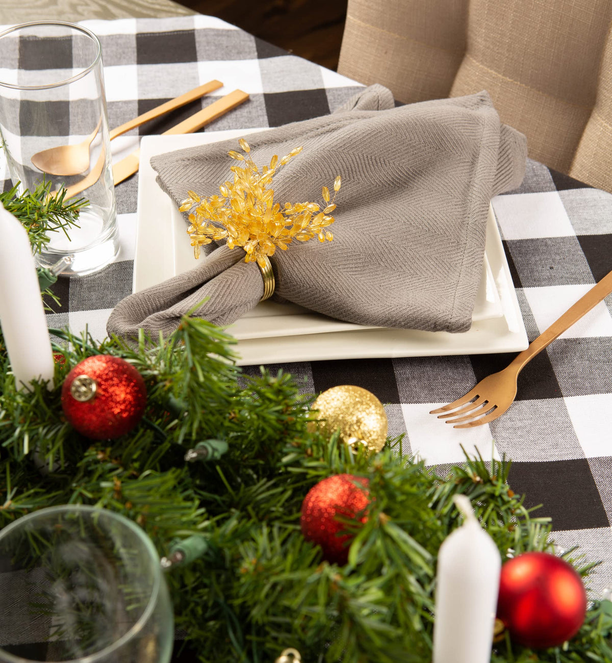 DII Buffalo Check Collection, Classic Farmhouse Tablecloth, Tablecloth, 60x84, Black & White