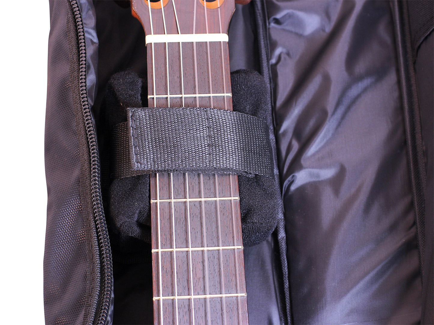 Kremona Soloist S62C OP 7/8 Size Beginner Classical Guitar – Solid Cedar Top – Handmade in Europe – Nylon Strings – Padded Gig Bag Included
