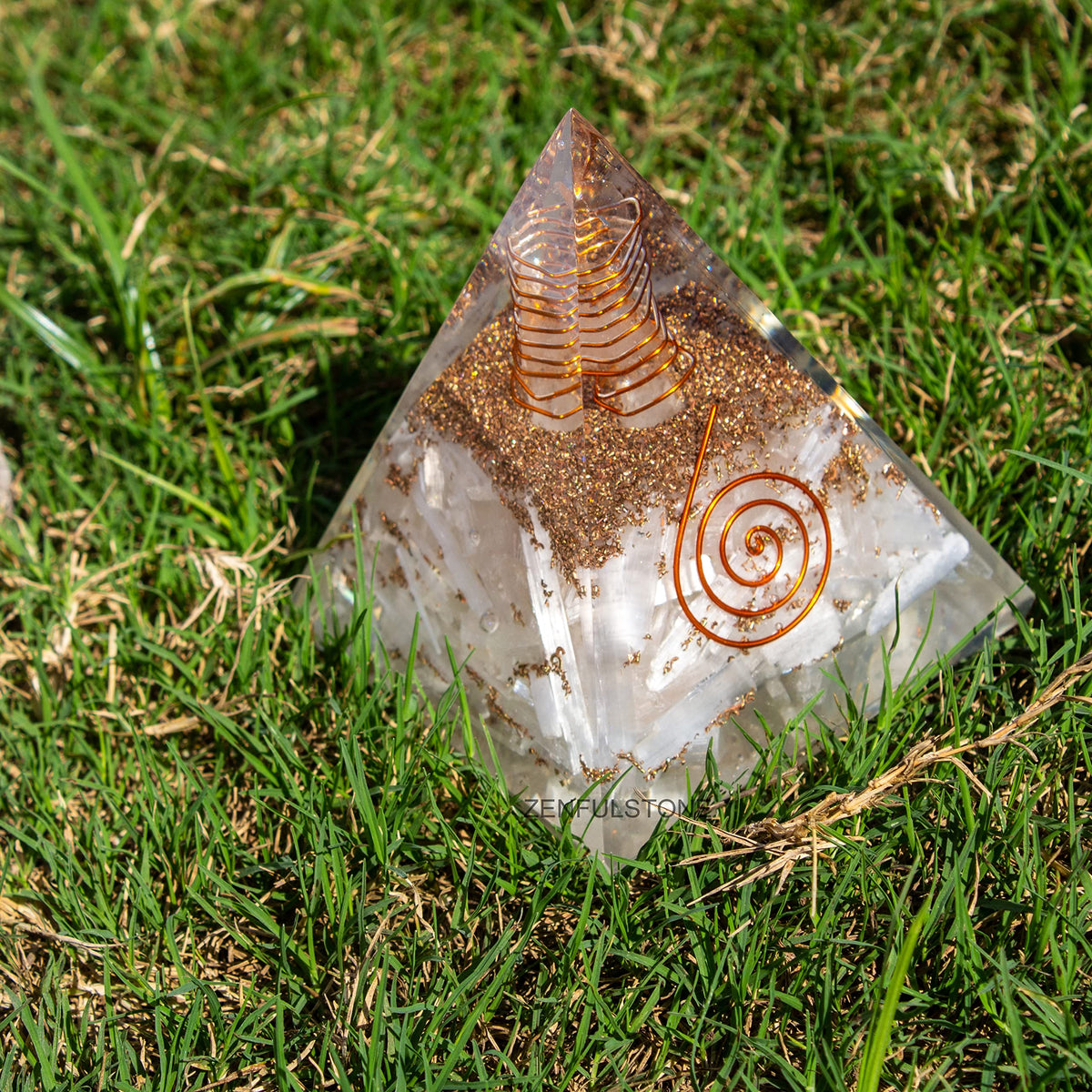 Selenite Orgonite Pyramid for Clarity, Emotional Healing, Spiritual Connection | Orgonite orgone pyramids with Copper Coil and Crystal Quartz for Chakra Protection (Selenite)